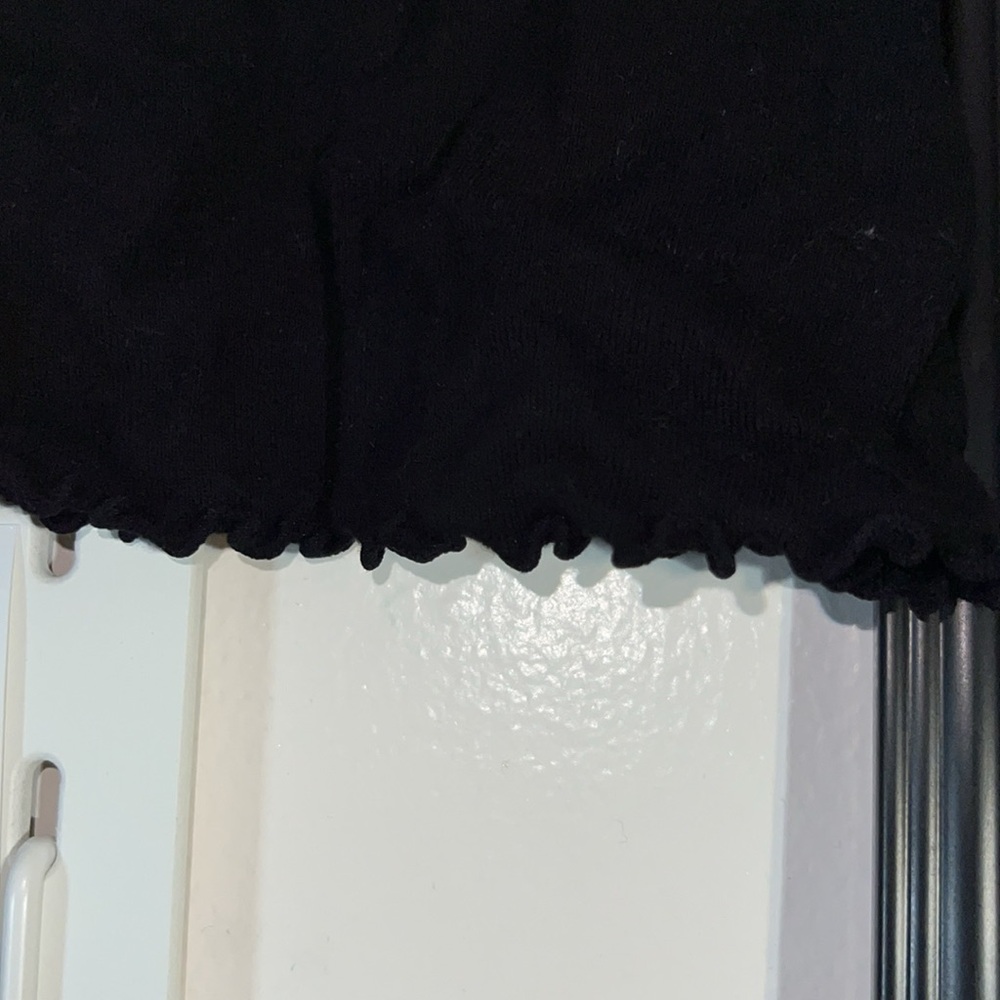 Forever 21 Ruffled Bottom Top - Picture 2 of 2